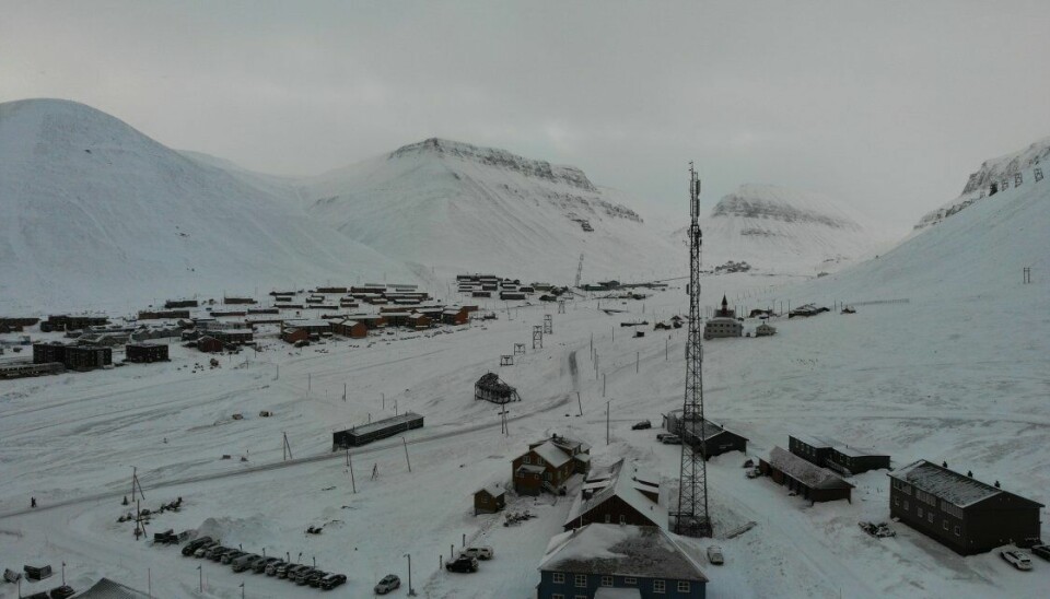 FULL DEKNING: Det skal ikke stå på frekvensressursene for å få full mobildekning på Svalbard. Nå legger Nkom ut hele 590 MHz i tre bånd på øygruppen.