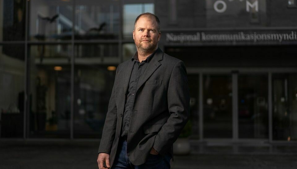 Johannes Vallesverd i Nkom krever at Telenor, Ice og Telia øker innsatsen mot digital svindel.